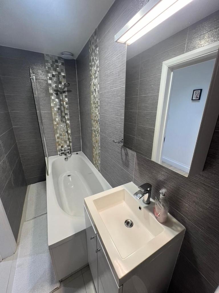 Zenobia London Luxury Apartments フィンチリー エクステリア 写真